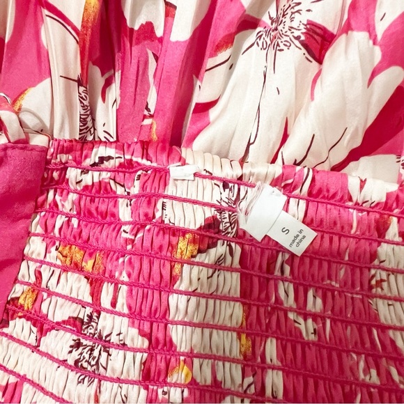 NEW ASTR The Label Maeve Printed Pleated Midi Dress Pink Floral Small S - Picture 4 of 7